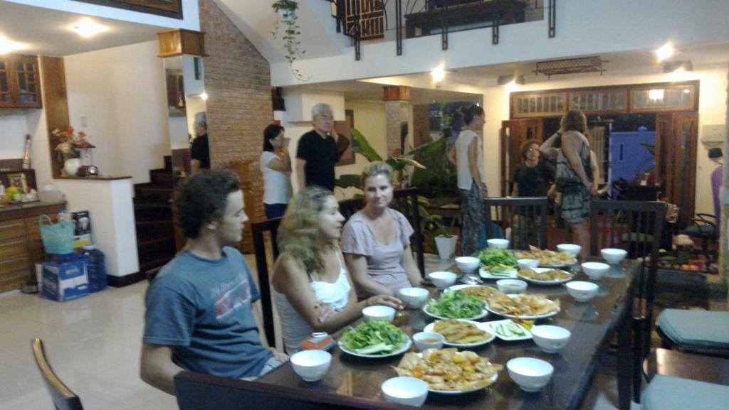 Flower Garden Homestay Hoi An Eksteriør billede